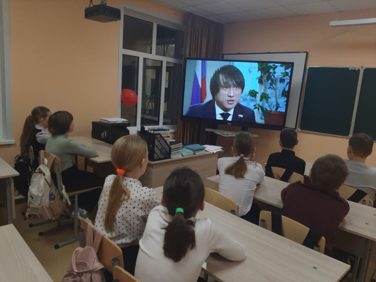 Занятие по теме «Как пишут законы?».