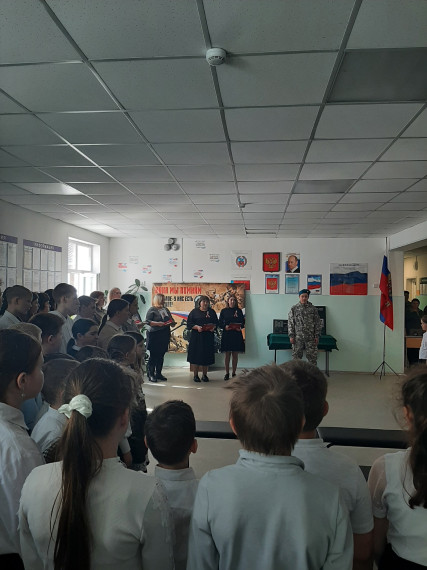 Митинг "Звезда на дом погибшего героя".
